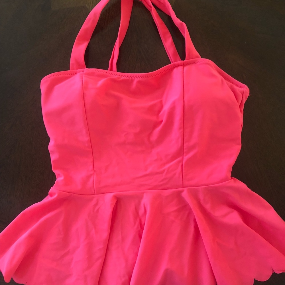 WORN ONCE!!! Coral scalloped Peplum Tankini Top